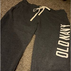 Old Navy sweatpants In dark grey! Great condition! Size L